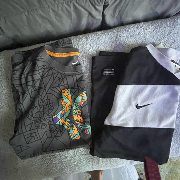 Nike lot of 2 shirts size Med. - Picture 3 of 4